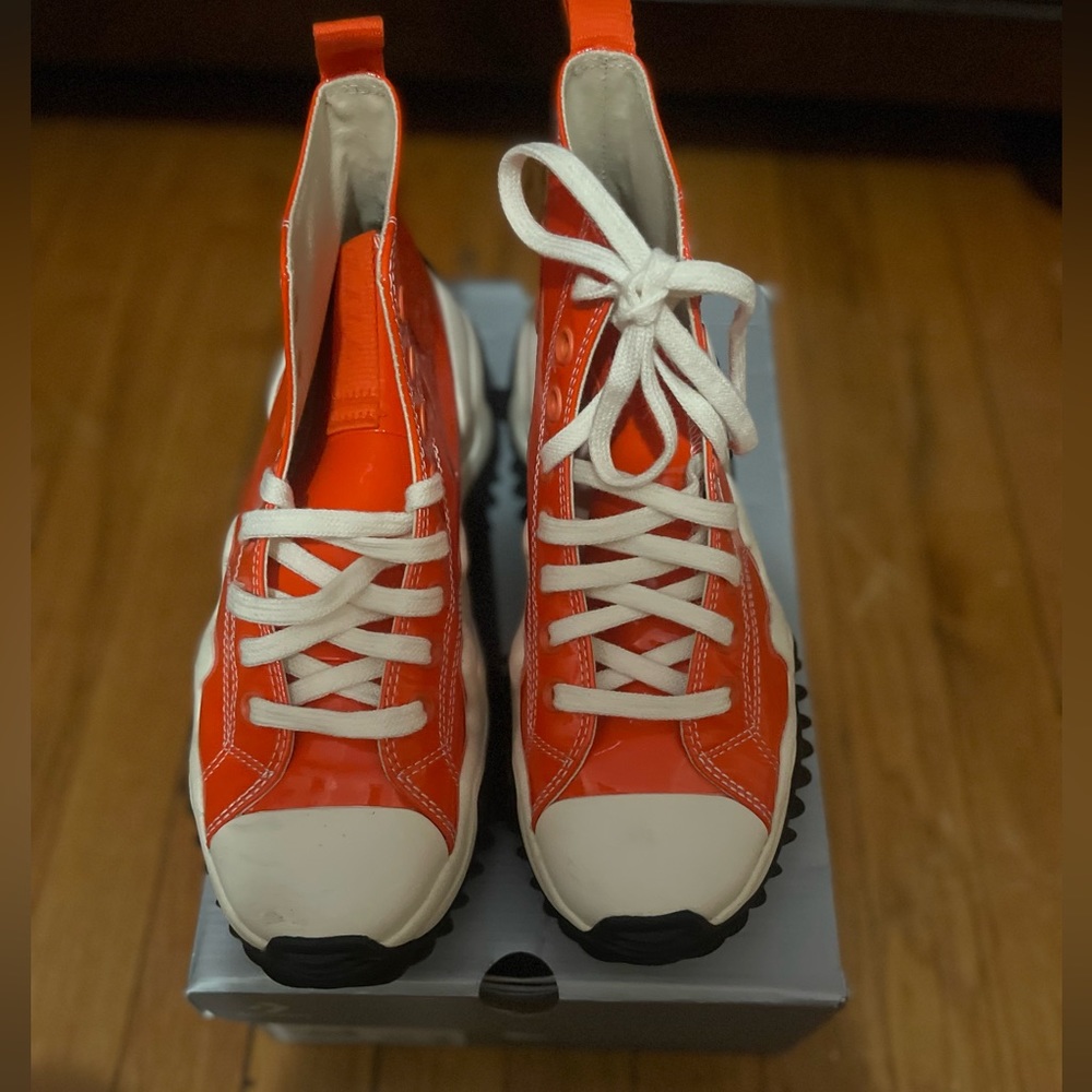 Brand New Converse M’s size 7